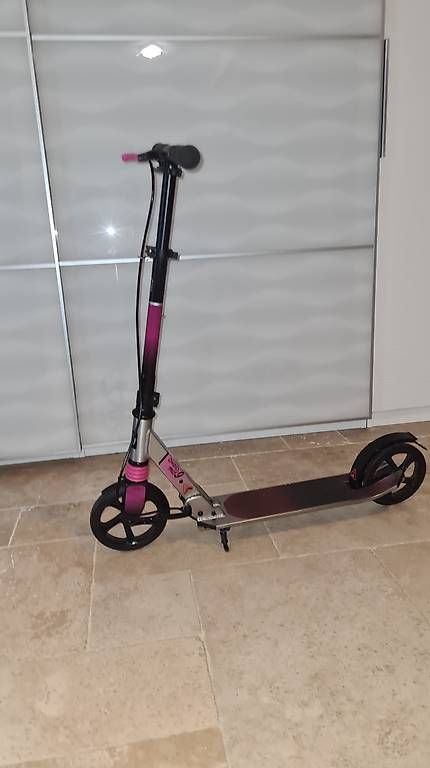 Kickboard: Trotinette Oxelo mid9 – Usato da grandson venduto da bbduvoisin