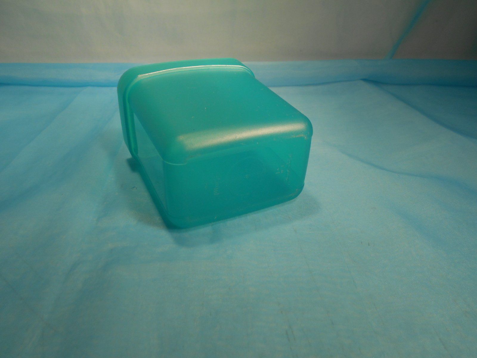 Tupperware Contenitori & Simili: Tupperware Swing Box, türkis, 4.5dl – Usato da Bellach venduto da JingleCherry 2
