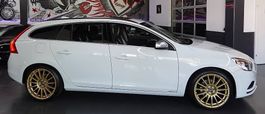 VOLVO V60 D3 R- DESIGN / CH-Auto / Top Gepflegt /AHK 1600 Kg