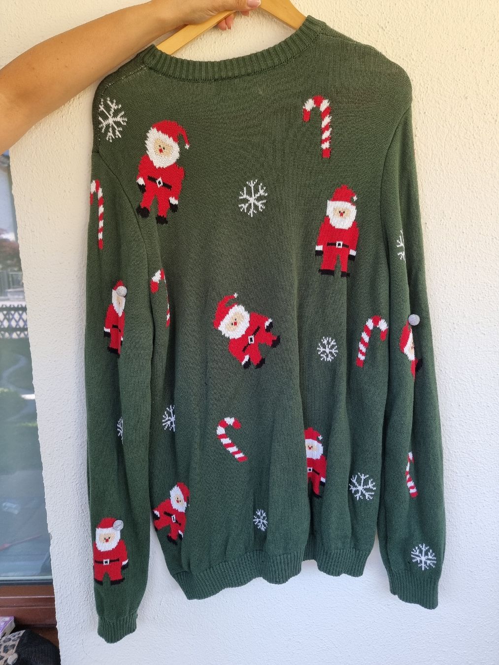Pullover & Sweatshirts: Weihnachtspullover mit Weihnachtsmann Motiv Grösse XL – Neu (gemäss Beschreibung) aus Balzers von Homeandgarden 1
