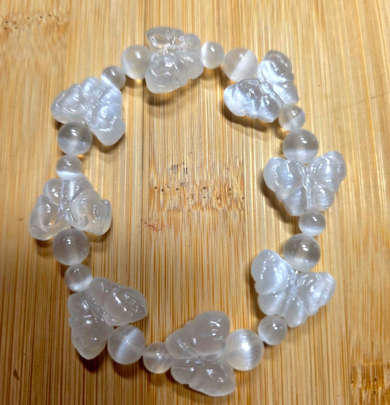Minerali & Pietre curative: Selenit Schmetterling Armband – Nuovo e nell'imballaggio originale da Matzingen venduto da Shay_Crystalz