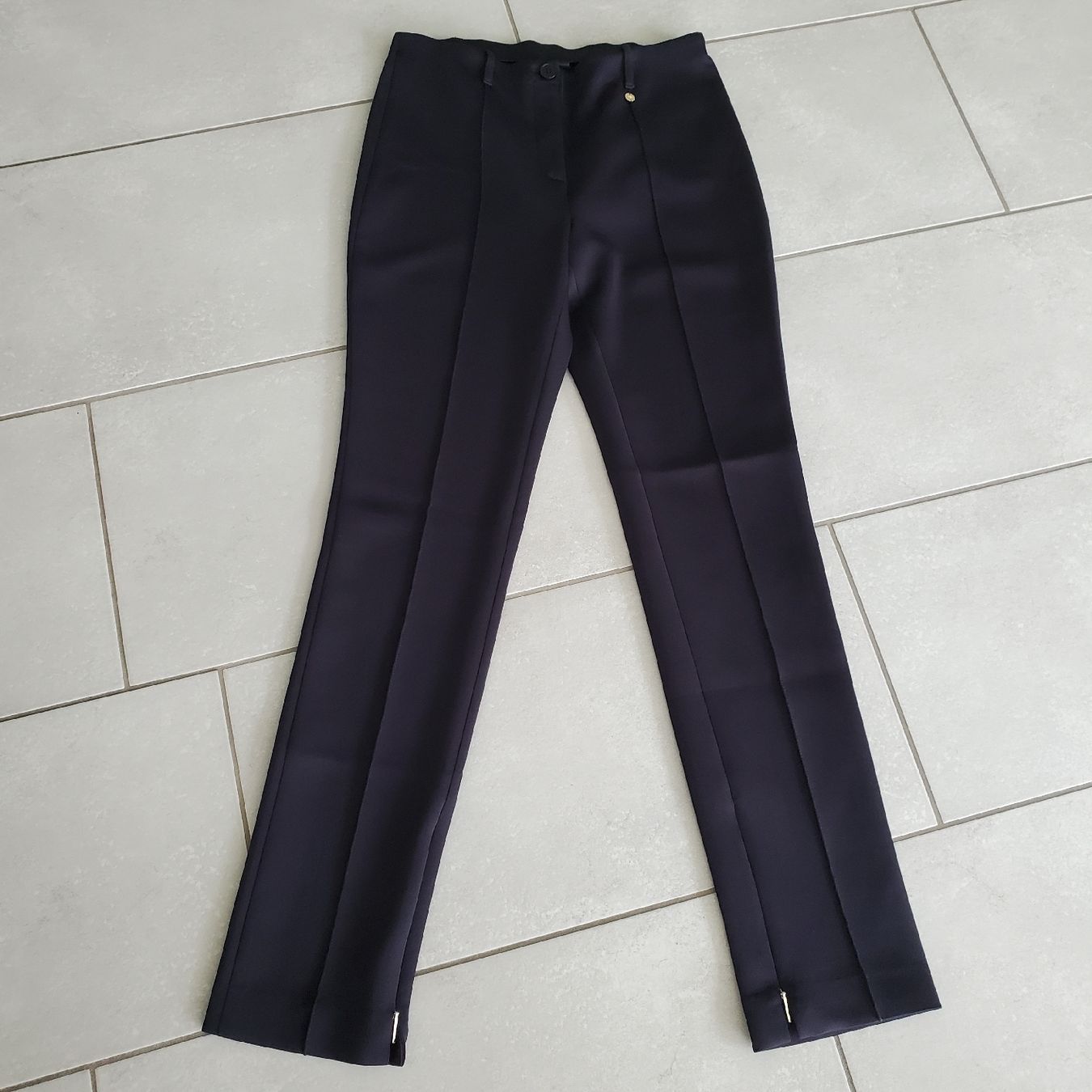 Marc Cain Pantaloni: Marccain Hose Gr. N3 schwarz – Usato da Engelburg venduto da Pascel