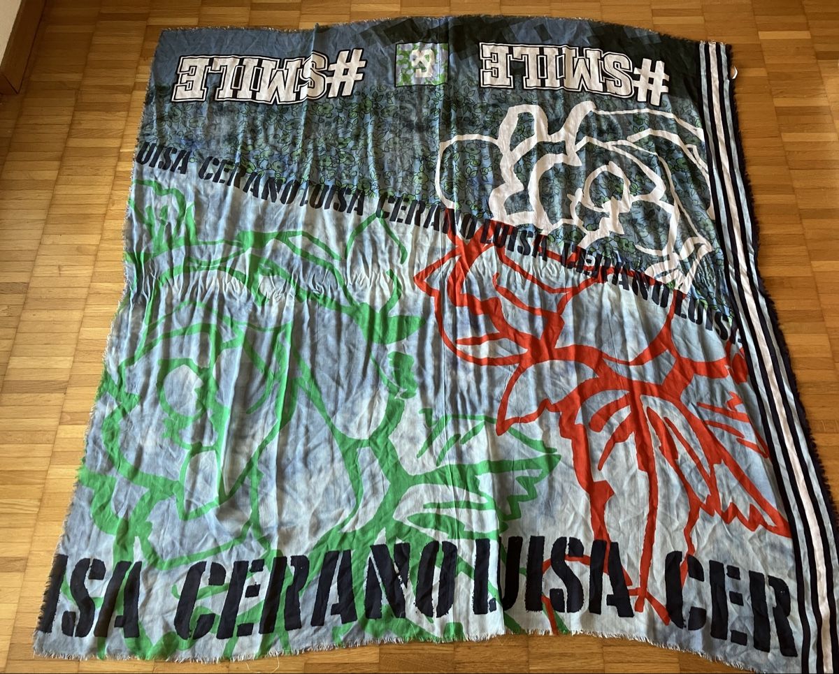 Luisa Cerano Foulard & Sciarpe: Luisa Cerano Tuch / Halstuch 130x130 – Usato da Weiningen ZH venduto da moon-55 2