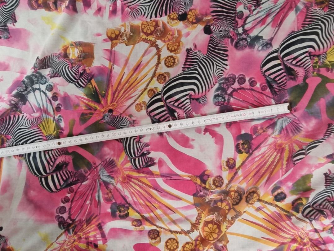 Tessuti: Stoff Crepè mit Zebra – Nuovo e nell'imballaggio originale da geroldswil venduto da Gumball1 1