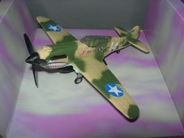 P-40B Tiger Shark ° Maisto 1:72