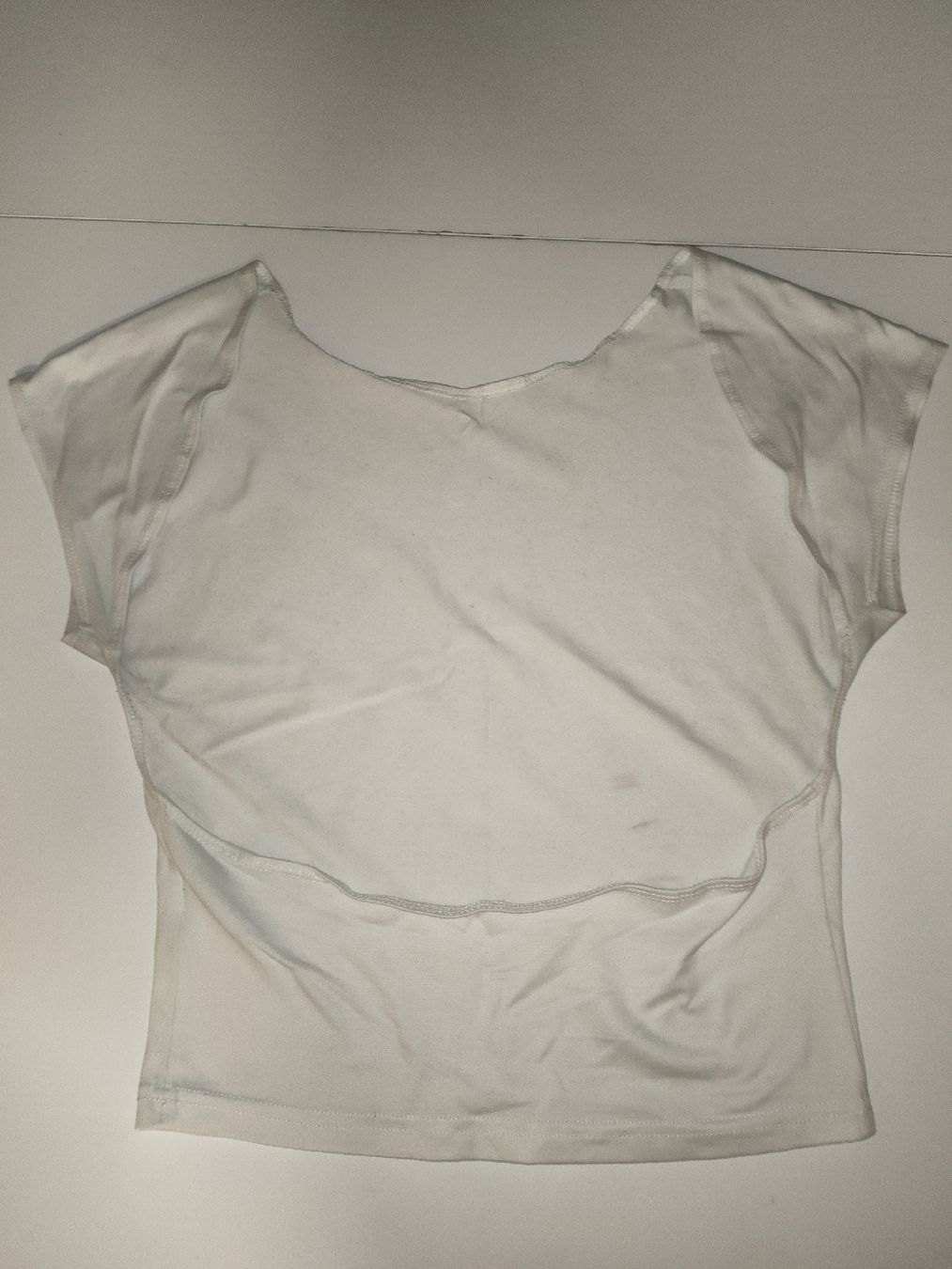 Top: Lot de 3 hauts dos nu, taille L – Usato da Lausanne venduto da Cassandra11 2