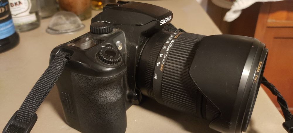 Sigma SD 15 Kamera mit 18-250mm 3