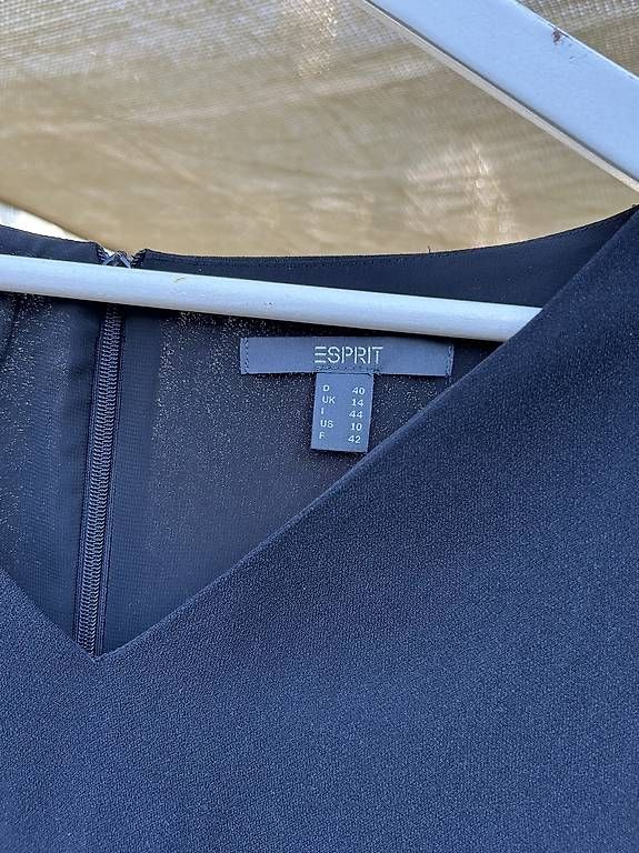 Vestiti: Robe noire – Usato da Belprahon venduto da dzu_rf59 1
