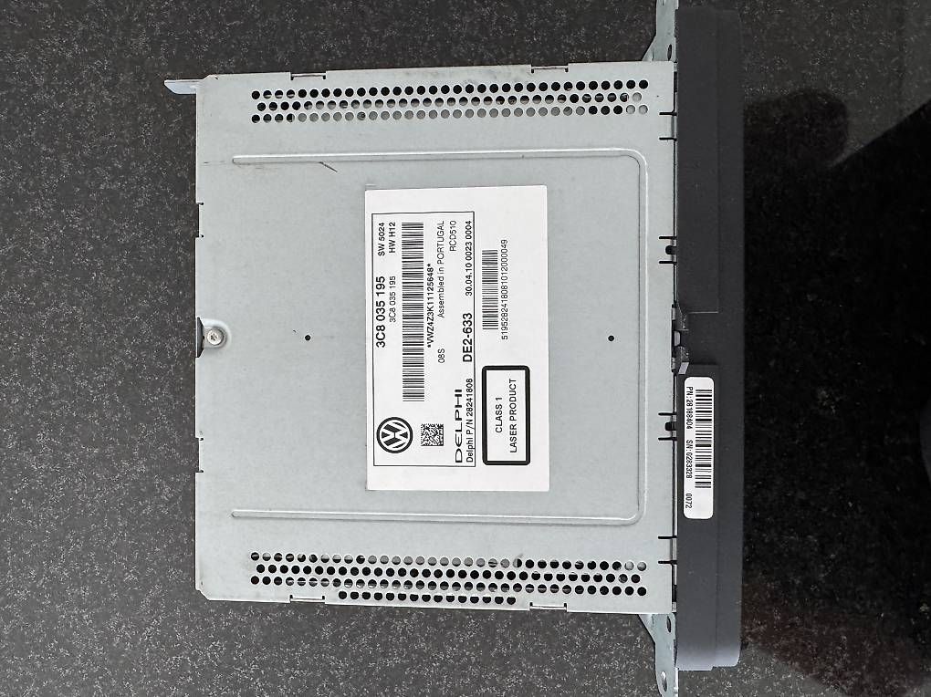 Radio: VW GOLF 5 & 6 Radio Original – Usato da Schlieren venduto da Yll0309 1