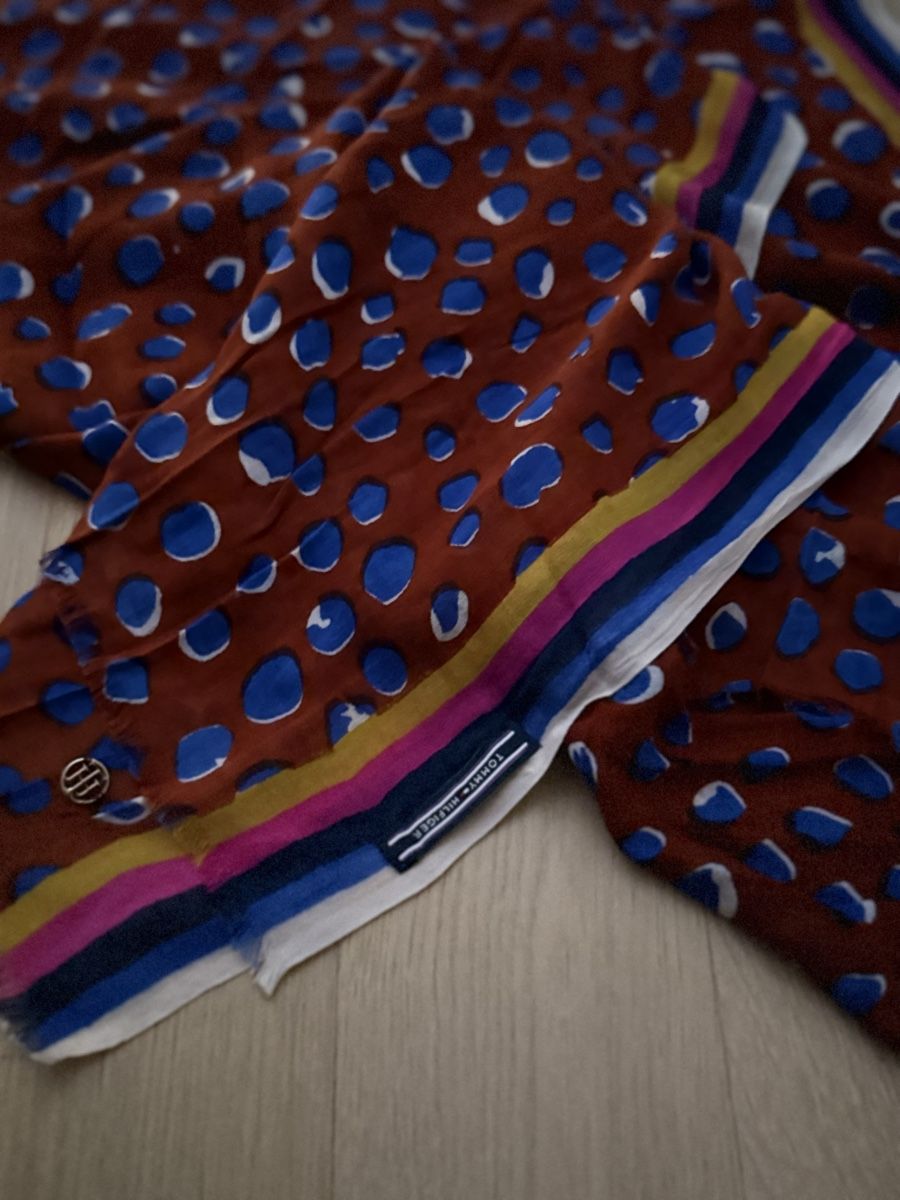 Foulards & écharpes: Tommy Hilfiger Damen Tuch Neu – Neuf (Voir description) à Zollikerberg par Atelier108 2