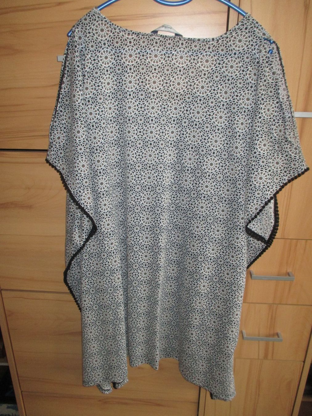 Kleider: Strandkleid Viscose Cut Out Gr.52/54 Schwarz gemustert – Gebraucht aus Winterthur von katzen07 6
