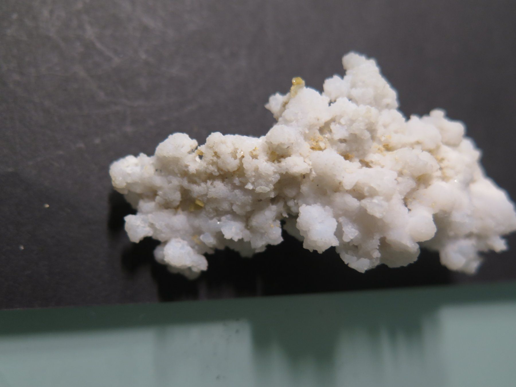 Mineralien & Heilsteine: Hellblauer Chalcedon von Österreich – Gebraucht aus Schaffhausen von Yamakana51L8736OQ8 2