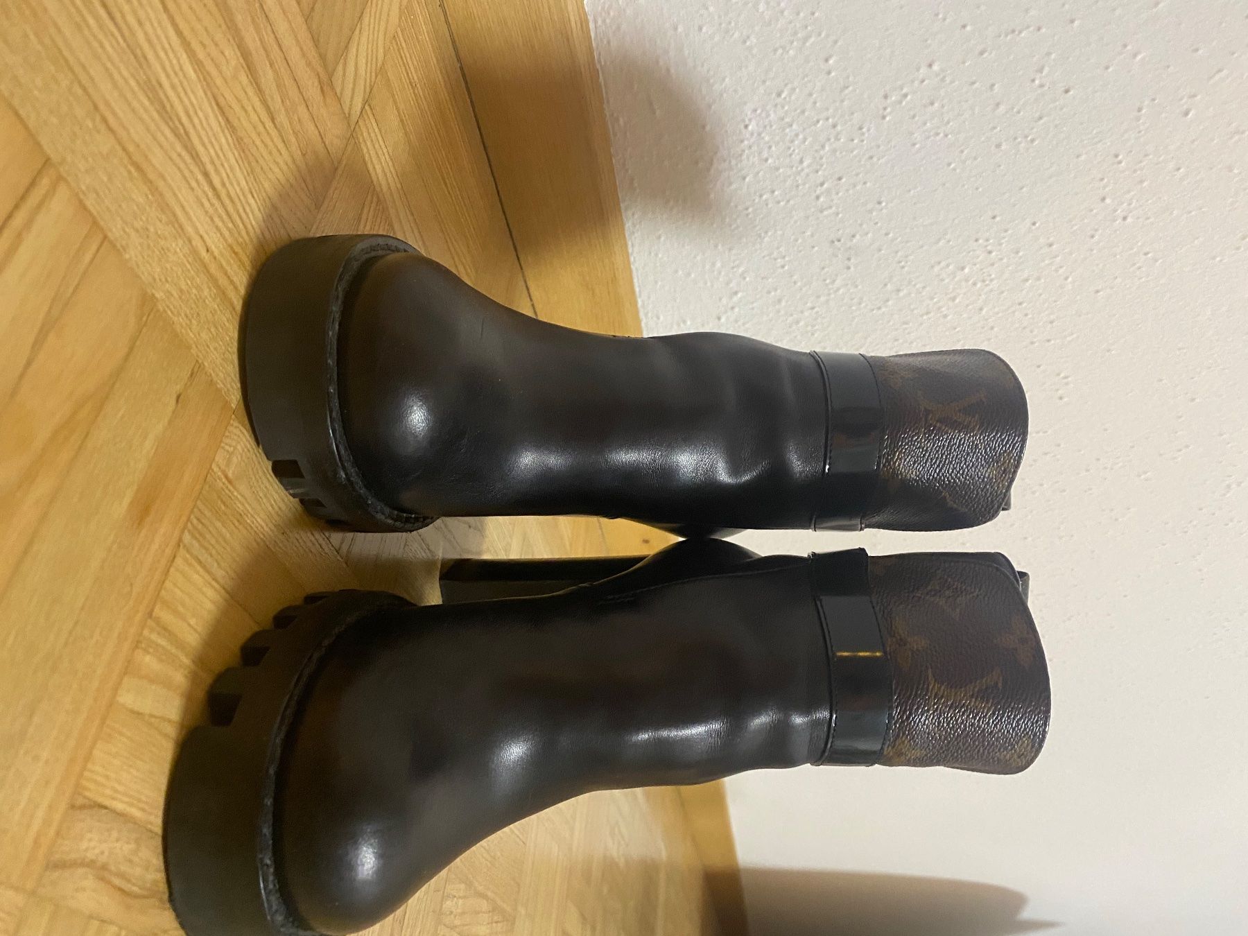 Louis Vuitton Scarpe da donna: Louis Vuitton – Nuovo (secondo la descrizione) da Gutenswil venduto da fio_m2nr