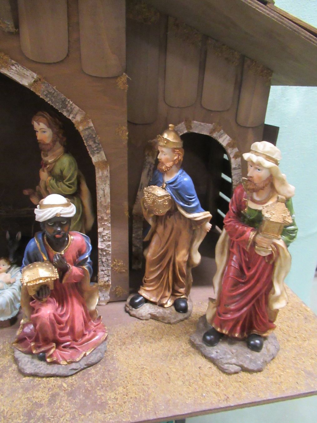Tutte le decorazioni: Grosse Weihnachtskrippe mit Laterne 220 V + Figuren – Usato da Münchenstein venduto da avit 3