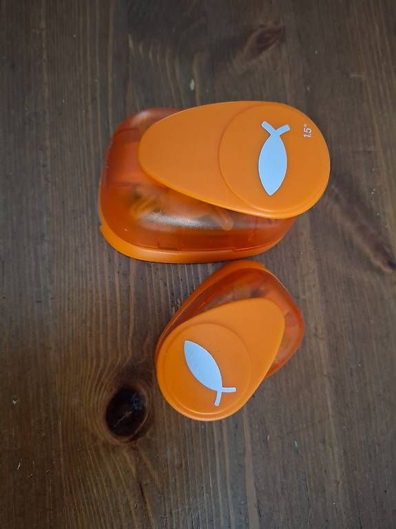 Kit bricolage: 2 Rayher Motivstanzer Fischmotiv – Usato da Hauptwil venduto da sus_f6hp 4