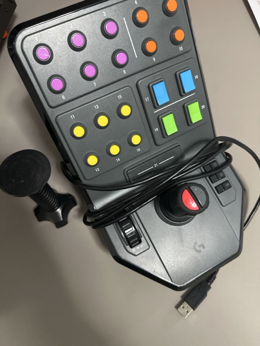 Logitech Controller: Logitech G Heavy Equipment Side Panel für Simulator – Usato da Basel venduto da rle_8tlf