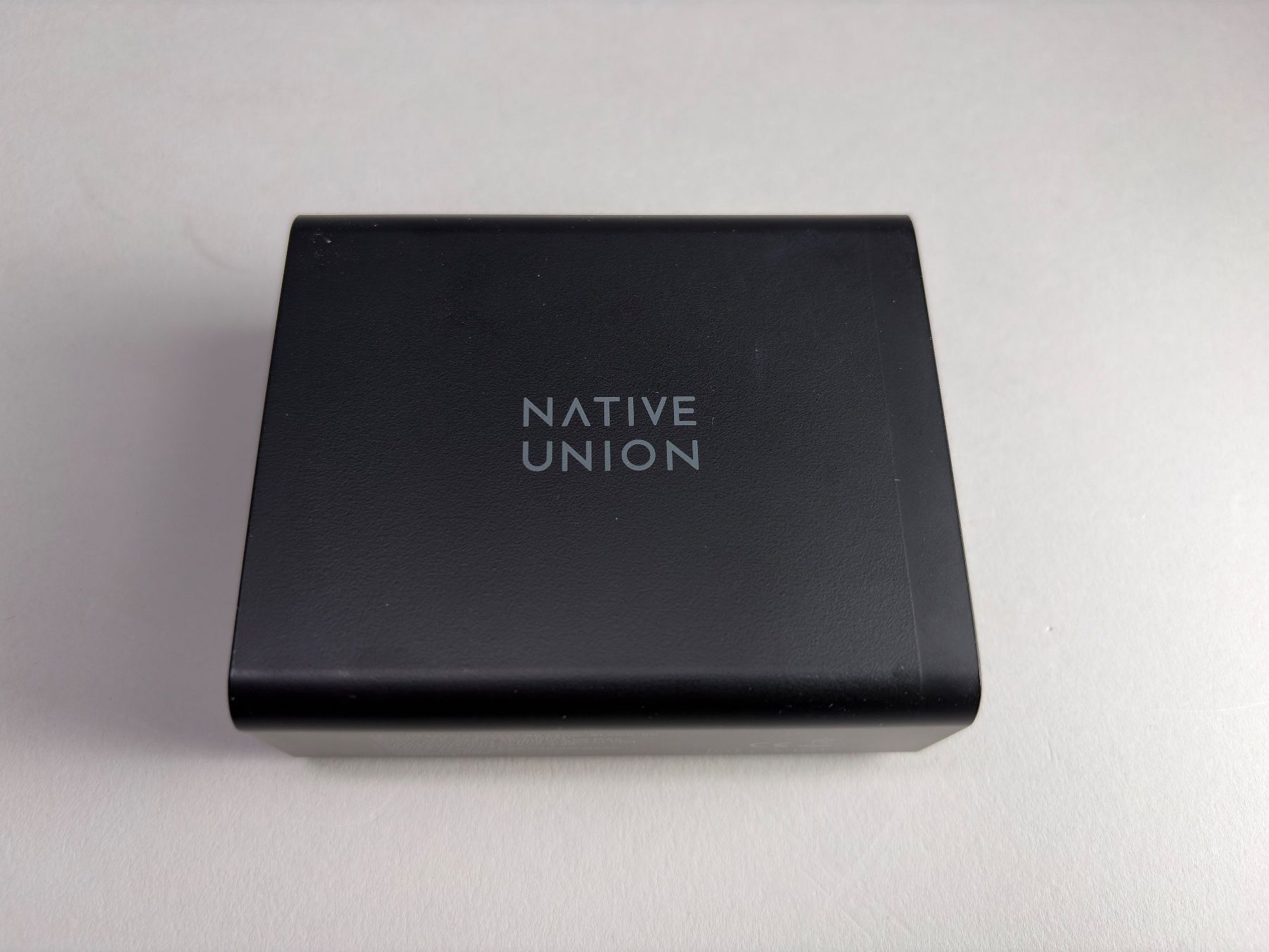 Native union Caricabatterie: Native Union Fast Desktop Charger 140 W – Usato da Aarau venduto da pxoint 4