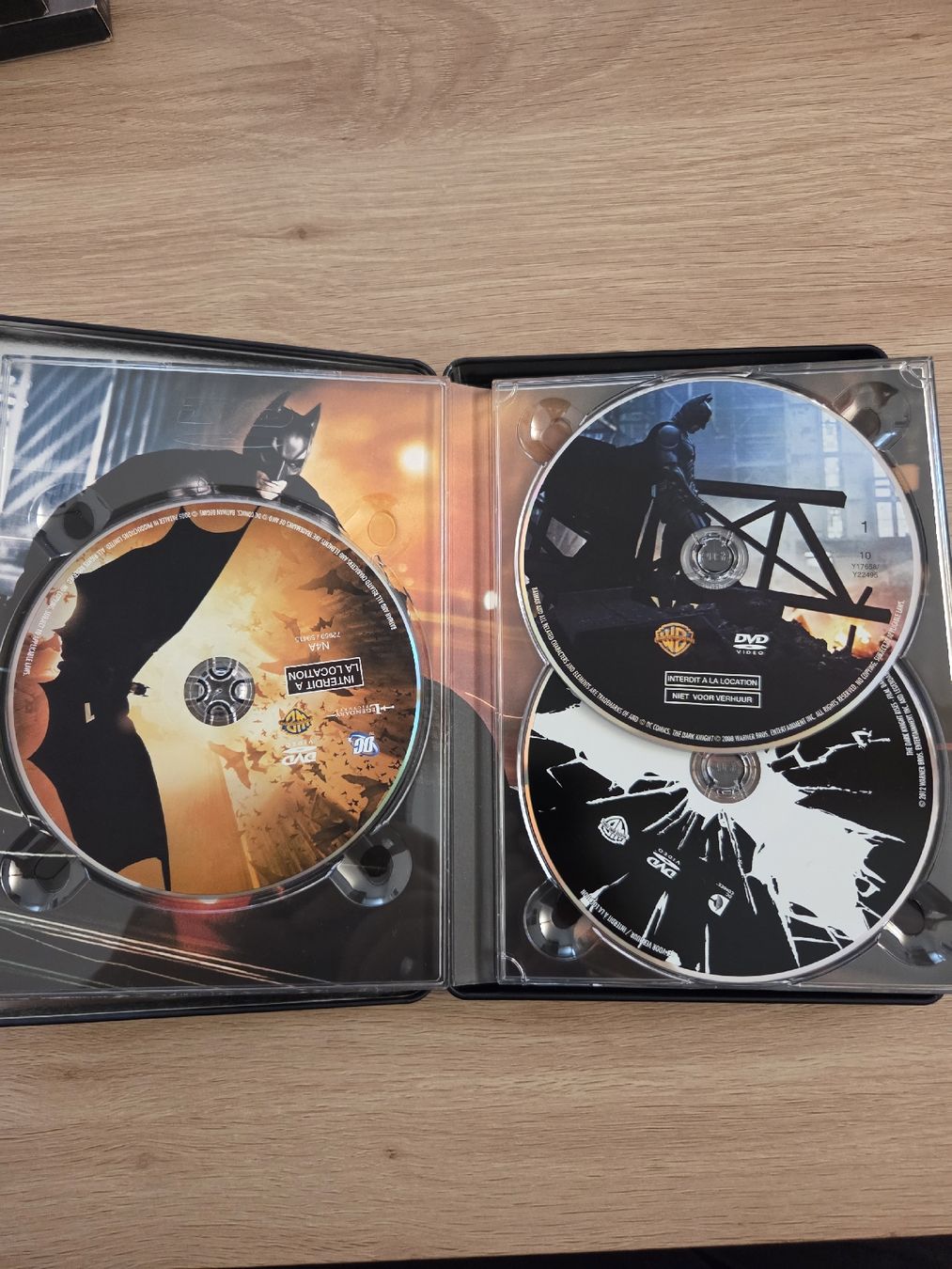 Tutti i DVDs: DVD the dark knight trilogie  – Usato da Tramelan venduto da mic_5lzm 1