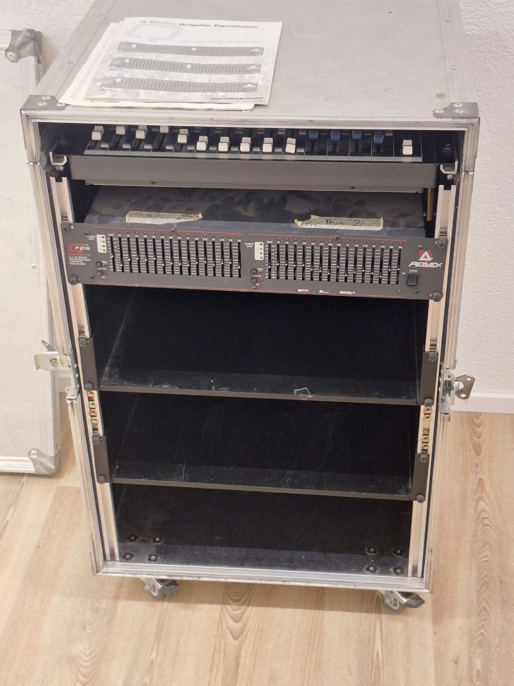 Mackie Platines de mixage: Mackie CFX12 Mixer mit Flightcase und Equalizer – D'occasion à Grüt (Gossau ZH) par wisdomio7 4