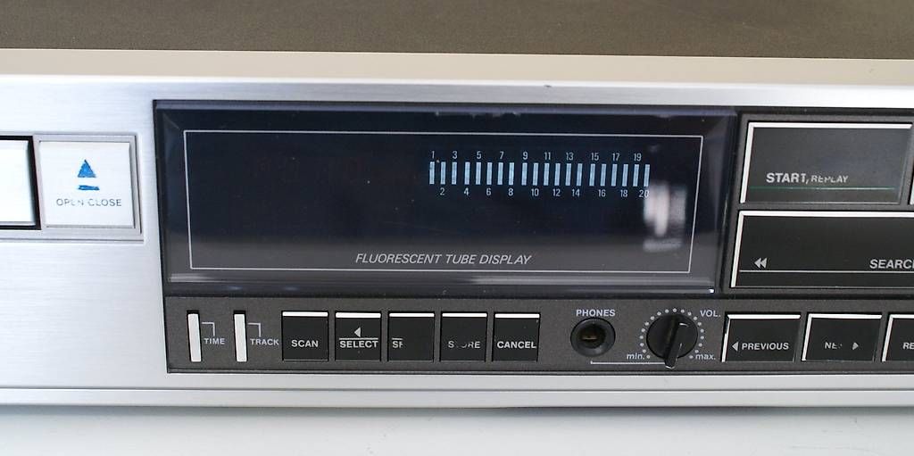 CD: Philips CD304 / CD 304 Silber – Usato da Maegenwil venduto da Madfinc 1