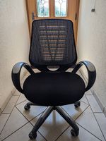 Bequemer Bürostuhl mit Armlehne