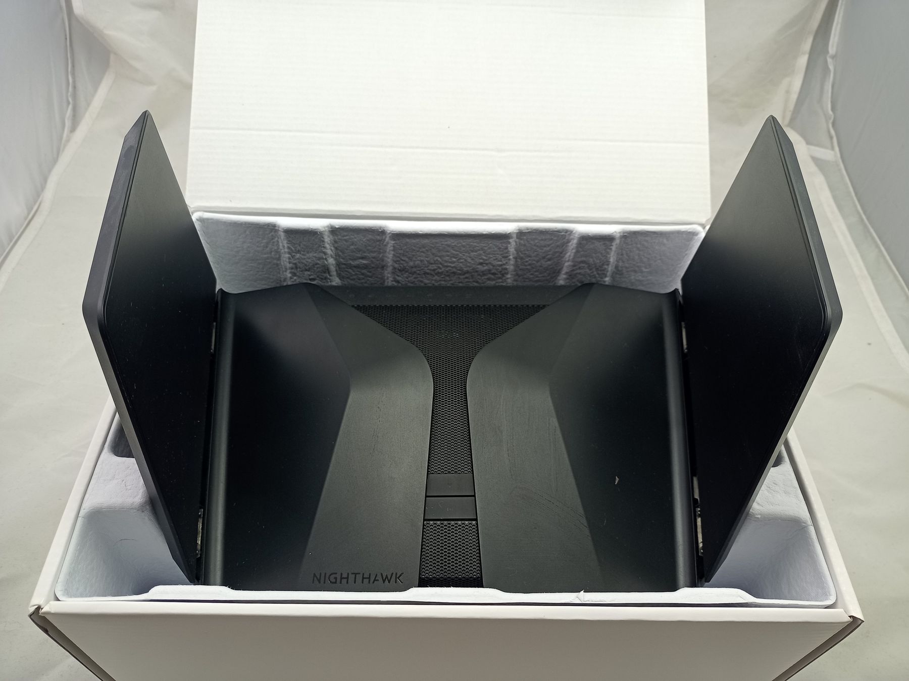 Modem & Router: Netgear RAX120 WLAN Router mit OVP – Usato da Buchs AG venduto da SellAndBuyX 3