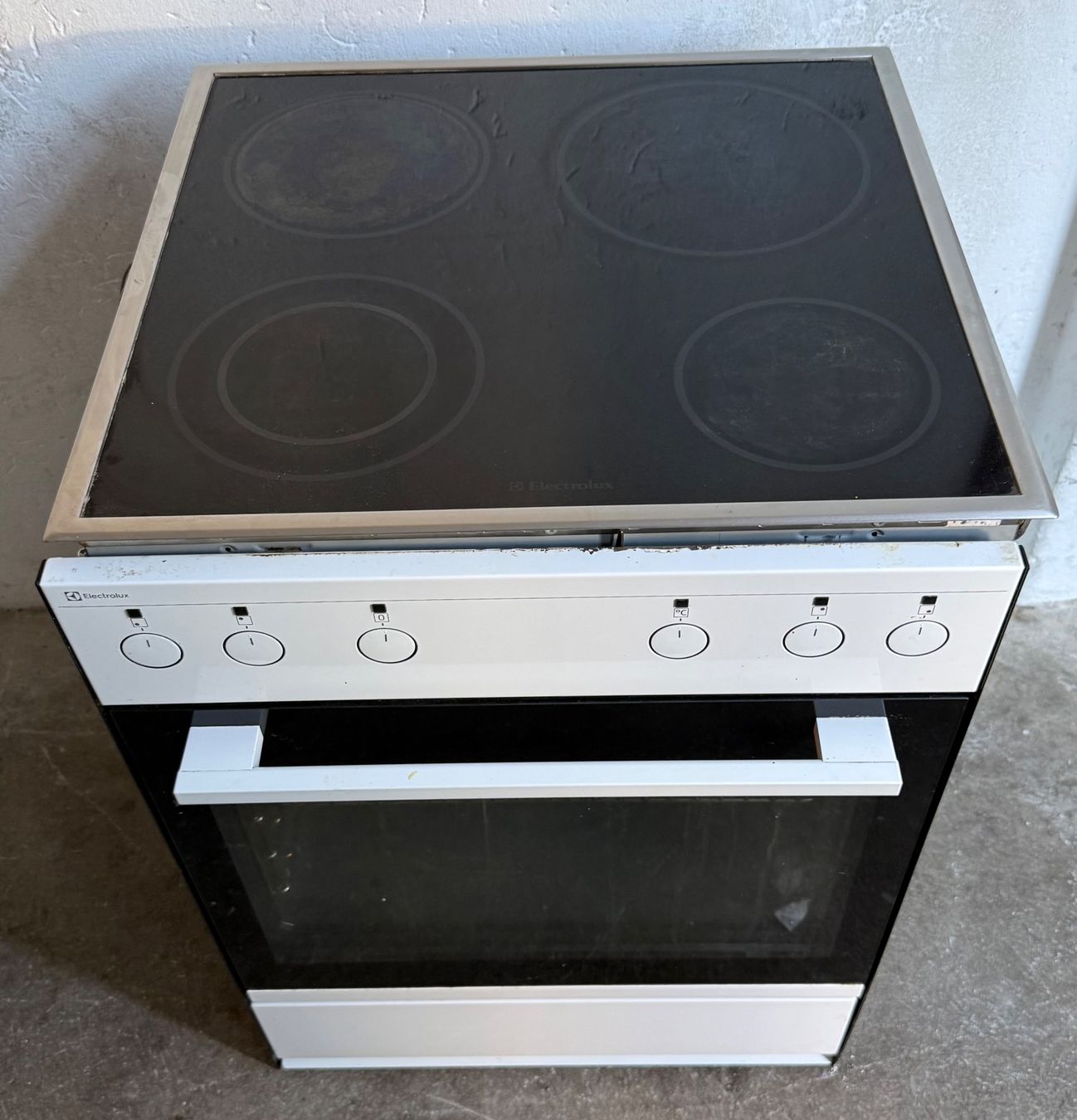 Electrolux Cuisinières: Electrolux Backofen 55cm Glaskeramik – D'occasion à Kloten par top2000 3