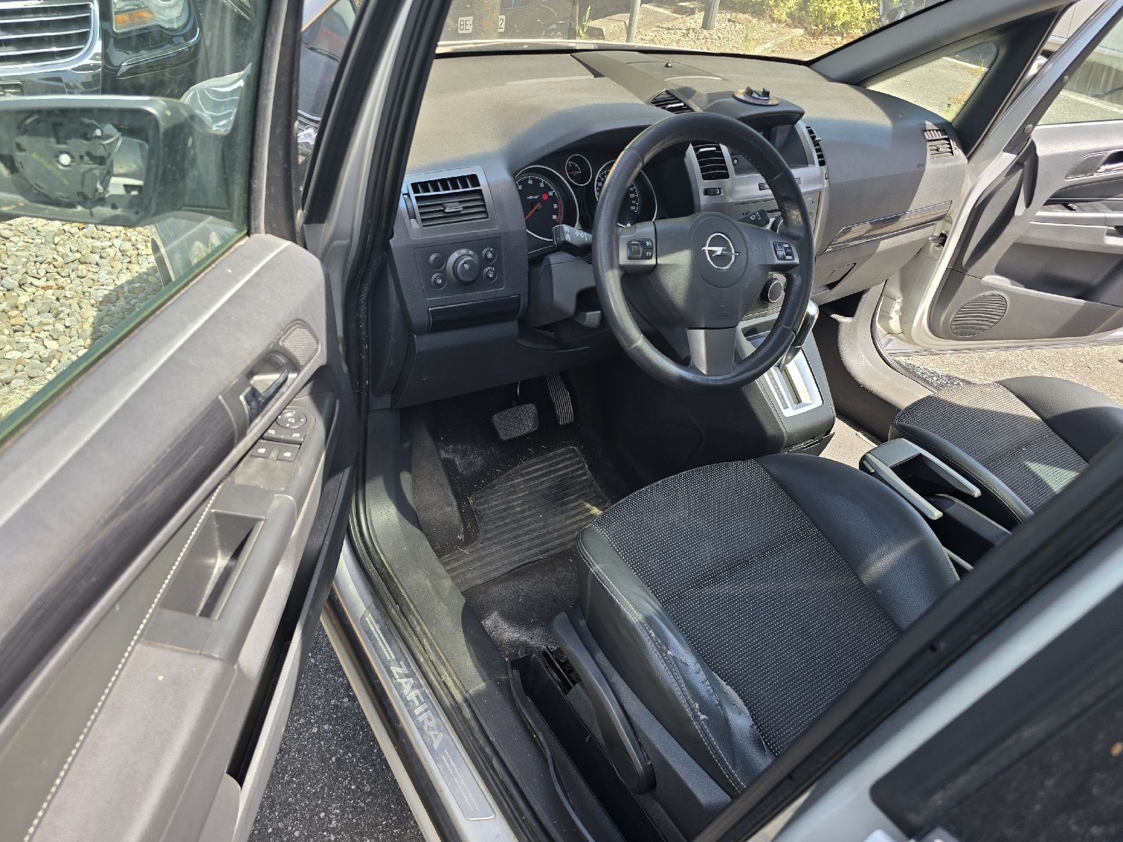 Opel Autos: Opel Zafira b22 Automat  – D'occasion à Biel/Bienne par meh_ycg5 3