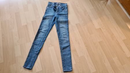 Jeans Levi's, Gr. 23, mile high super skinny