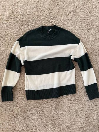 Gestreifter Pullover 