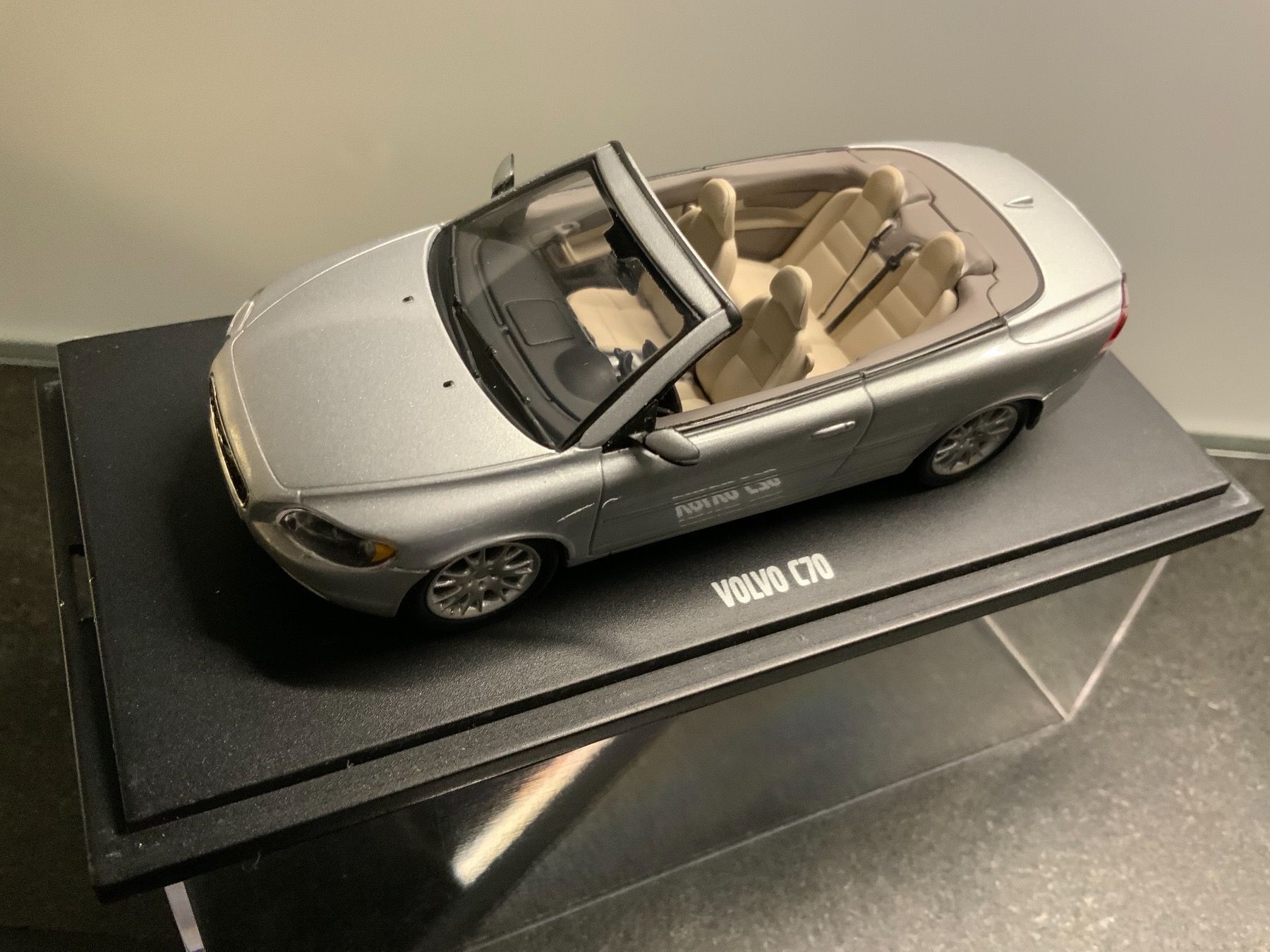 Volvo Modellini d'auto: VOLVO C70 im Massstab 1:43 – Nuovo e nell'imballaggio originale da Erlenbach im Simmental venduto da Model_box 5