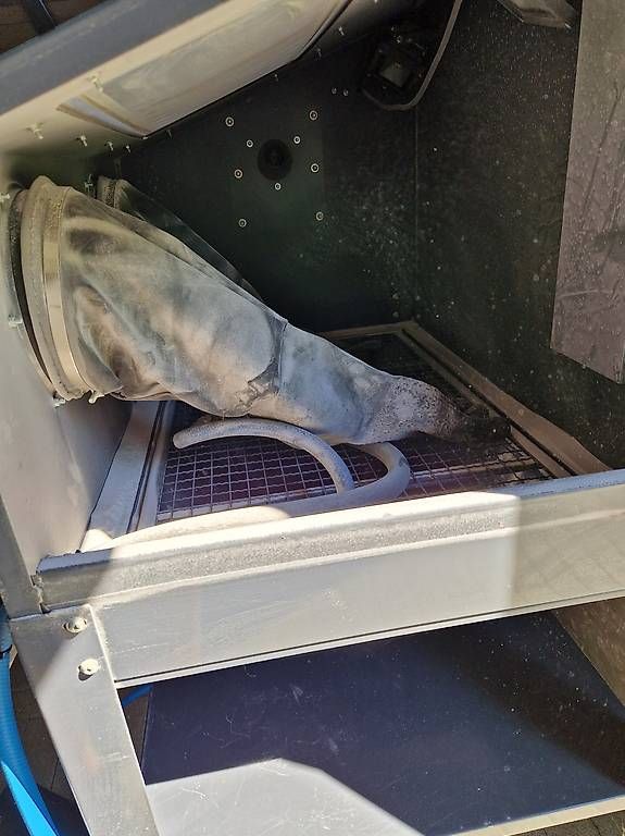 Tutti gli attrezzi: Strahlkabine SBC220 (220L) – Usato da Oberrohrdorf venduto da nad_yn5l 1
