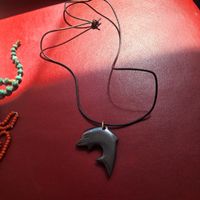 Kette mit Delfin Anhänger dunkel grau 