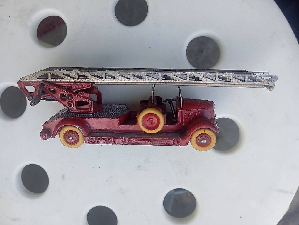 Modellautos: Voiture pompiers delahaye Nr 320 – Gebraucht aus Basel von Petergunn 4