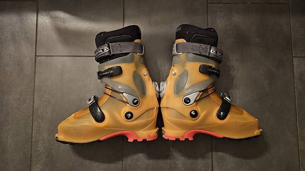 Scarpe da uomo: Chaussure de ski de rando Scarpa – Usato da Fribourg venduto da Lagence_ENJOY 1