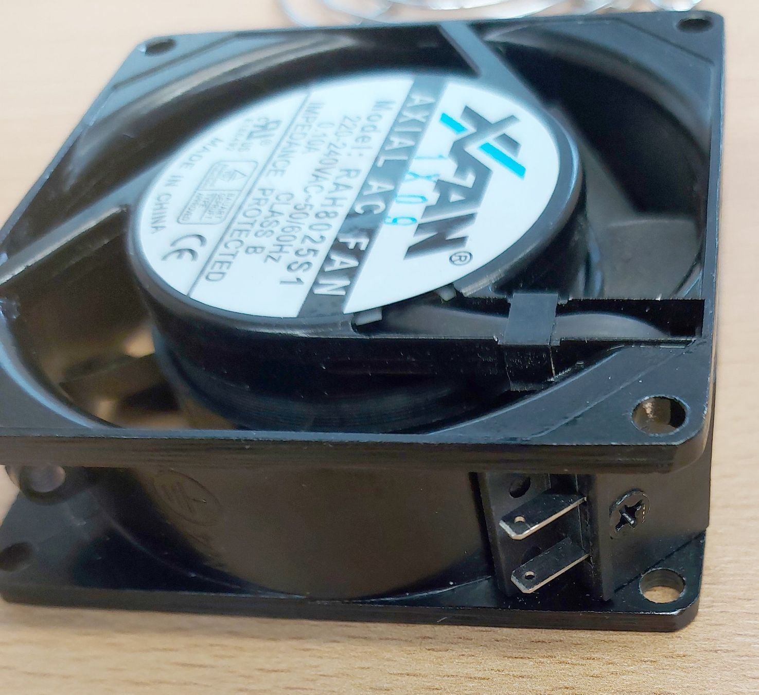 Ventilatori: Axialventilator, Lüfter 230V/AC mit 2 Lüftergittern – Usato da Mettmenstetten venduto da Tschaebis 3