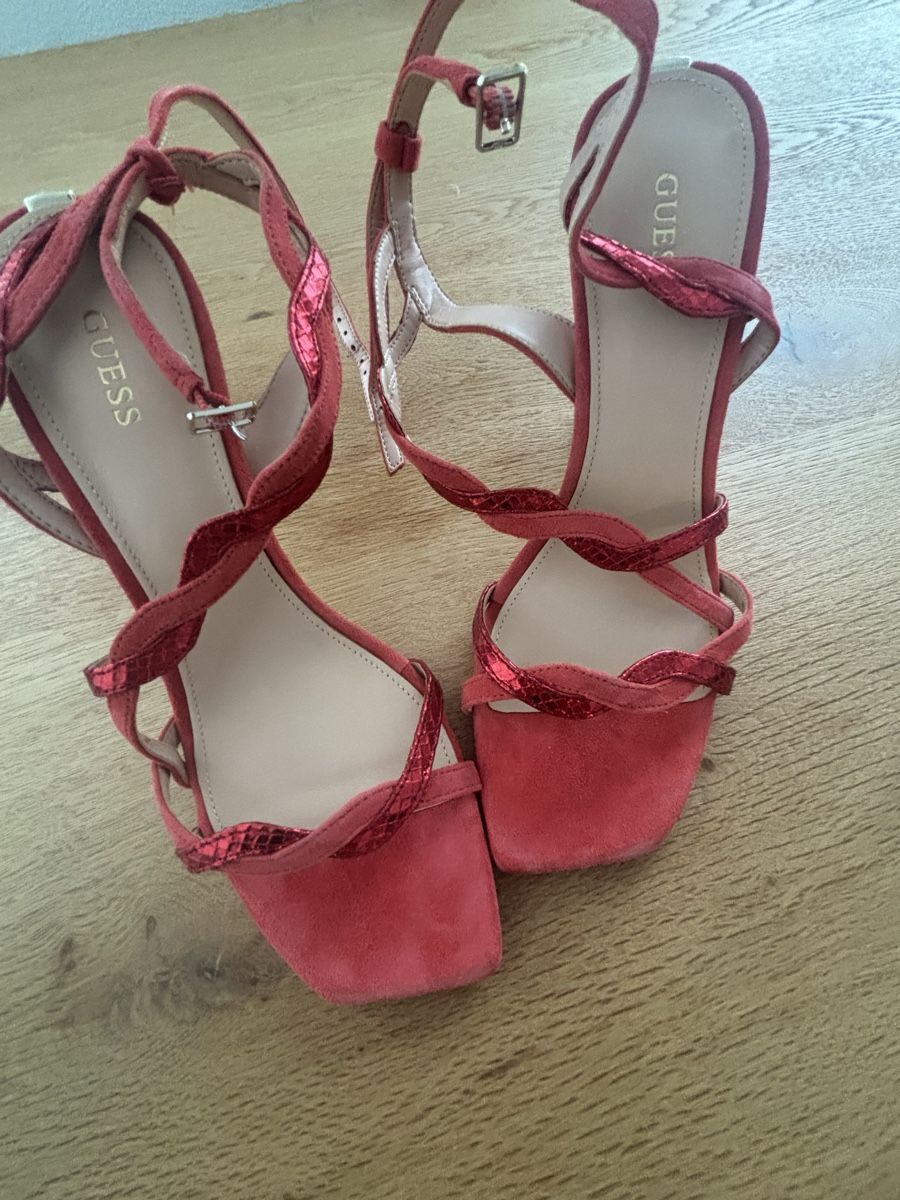 Guess Scarpe da donna: Sandalen Gr.39 Guess – Usato da Zug venduto da Biki72 5