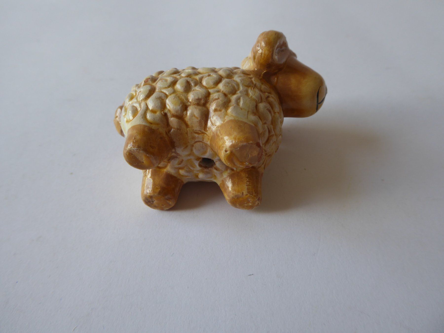 Statuette: Schönes Schaf, Keramik, ca. 5,0cm hoch – Usato da Turbenthal venduto da Panau 2