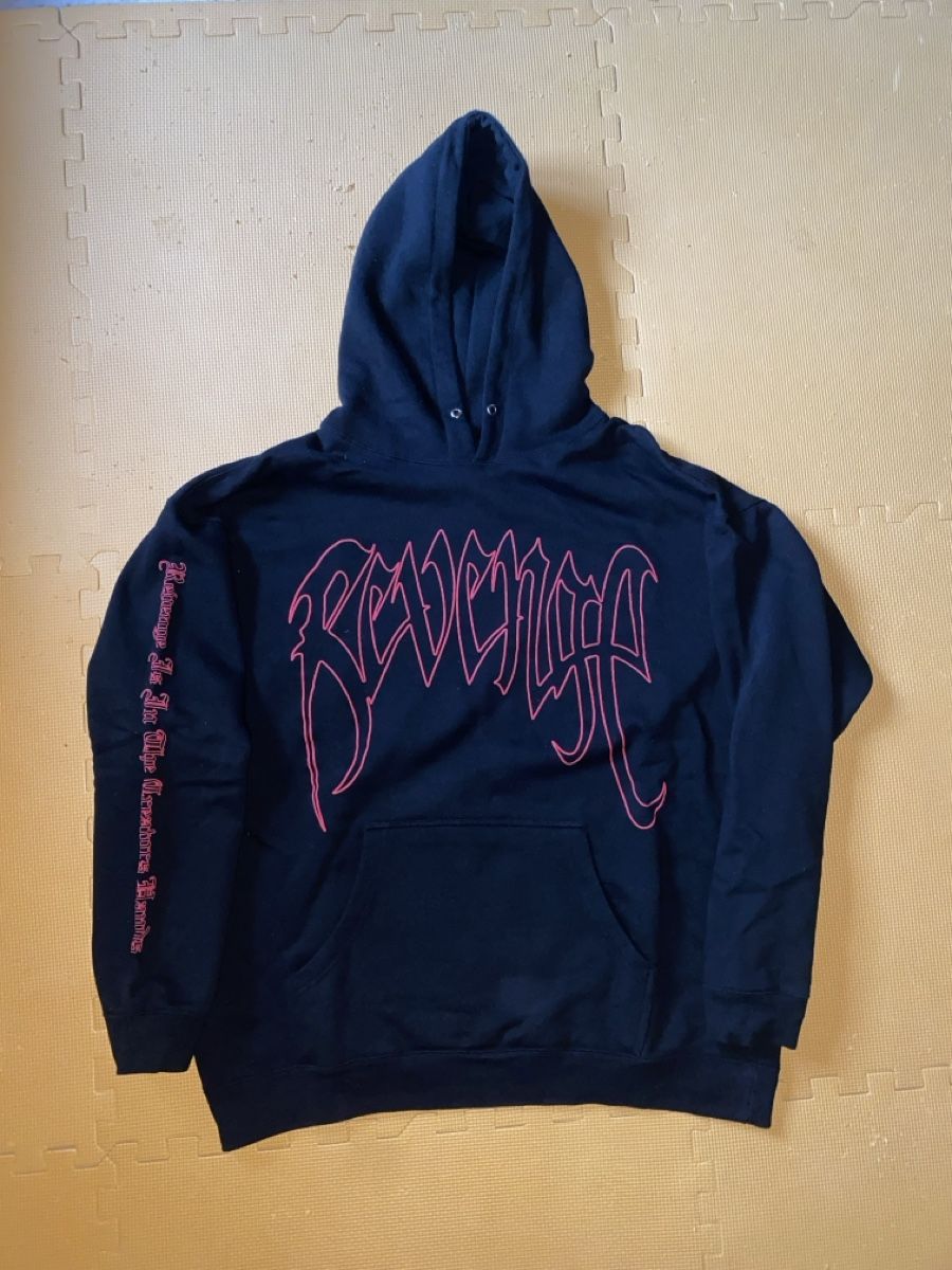 Maglioni & Felpe: Revenge Hoodie XL – Usato da Berg (Dägerlen) venduto da lonzokeed
