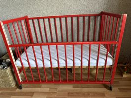Retro Holz Babybett Kinderbett mit Rollen