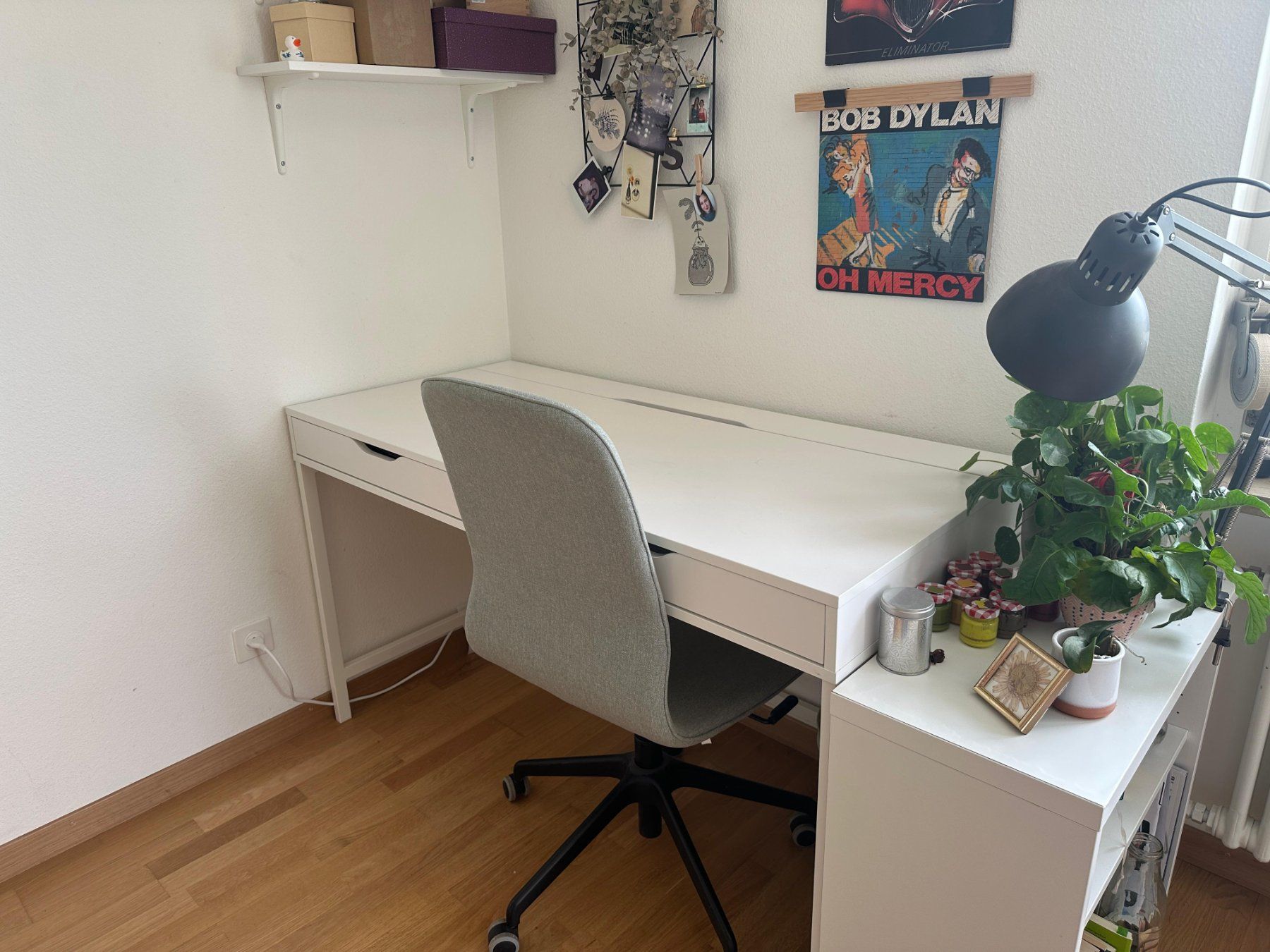 Ikea Scrivanie: Schreibtisch Alex mit Stuhl – Usato da Winterthur venduto da SchnuffelMaus99