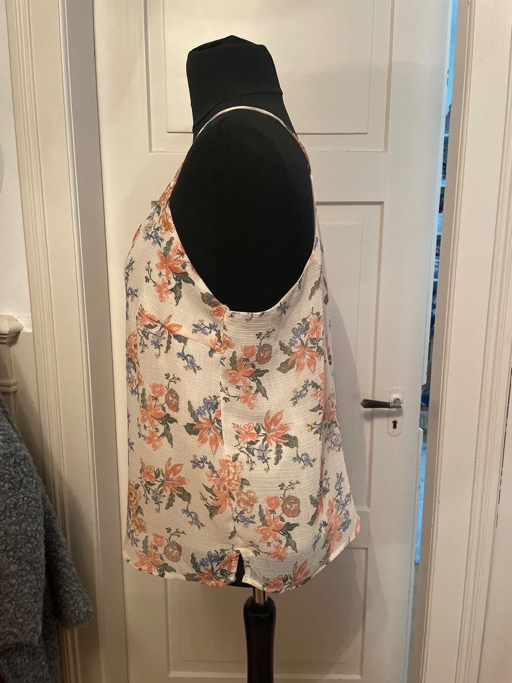Only Top: Blumentop Pigalle – Usato da Horgen venduto da and_52jt 1