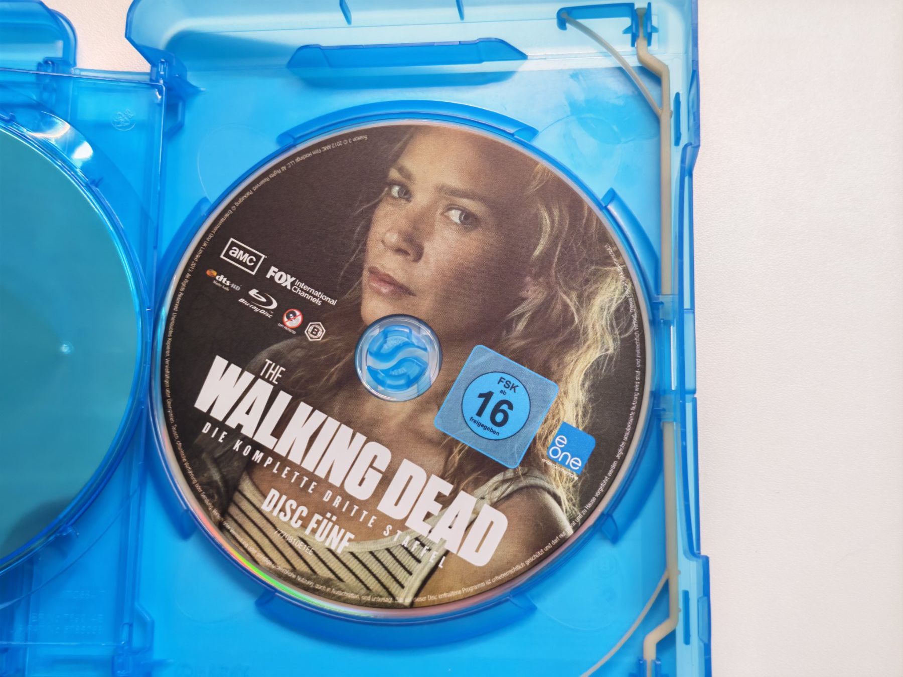 Tutti i DVDs: The Walking Dead Staffel 3 - UNCUT – Usato da Liestal venduto da Kratzilla 3
