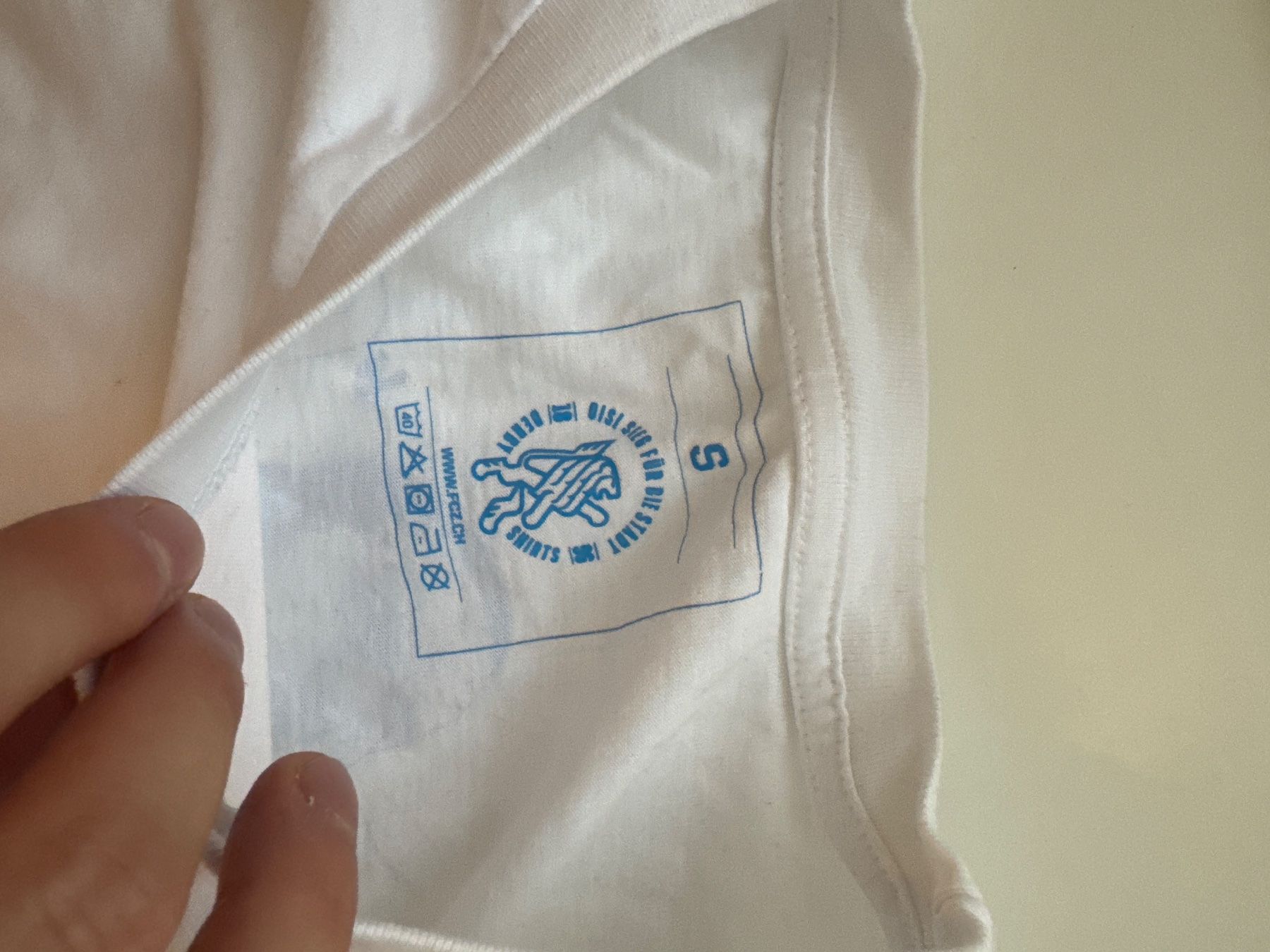 FCZ T-shirt: FCZ Chikhaoui Derby-Shirt – Nuovo (secondo la descrizione) da Richterswil venduto da Iukas.sch 2