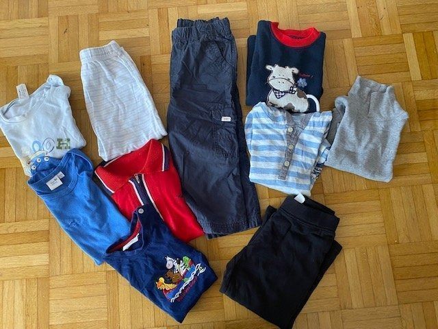 Lotti & Set di vestiti: Kleiderpaket 10-teilig Junge Gr. 92 – Usato da Emmen venduto da Aribini