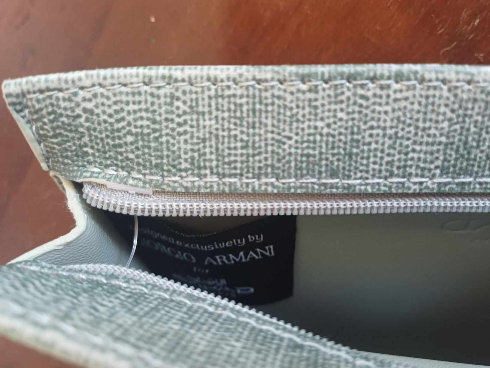 Custodie per cosmetici: Giorgio Armani Necessaire – Usato da Zürich venduto da carolina71 1