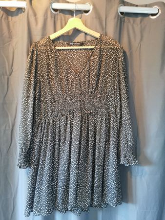 Schönes Zara Kleid mit Punktmuster, Gr. S