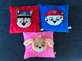 Drei neuwertige Paw Patrol-Kissen