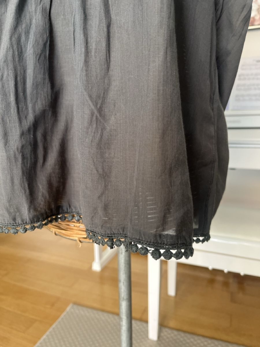 Camicette: Bluse mit Stickerei grau, L/XL – Usato da Solothurn venduto da Bobesch08 4