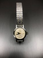 Oris , Damenuhr, Handaufzug  Die Uhr läuft gut